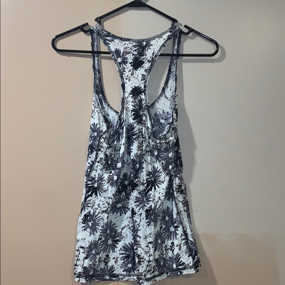 Floral Tank top - Picture 3 of 3